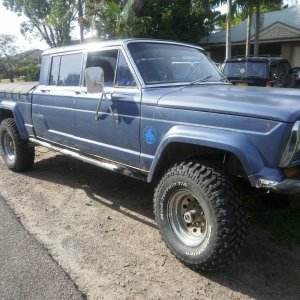 1985 jeep J20 crewcab