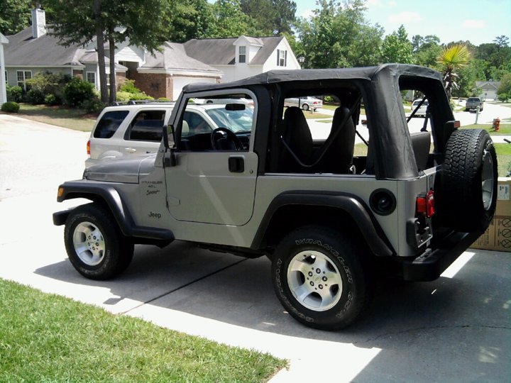 Jeep_w_soft_top