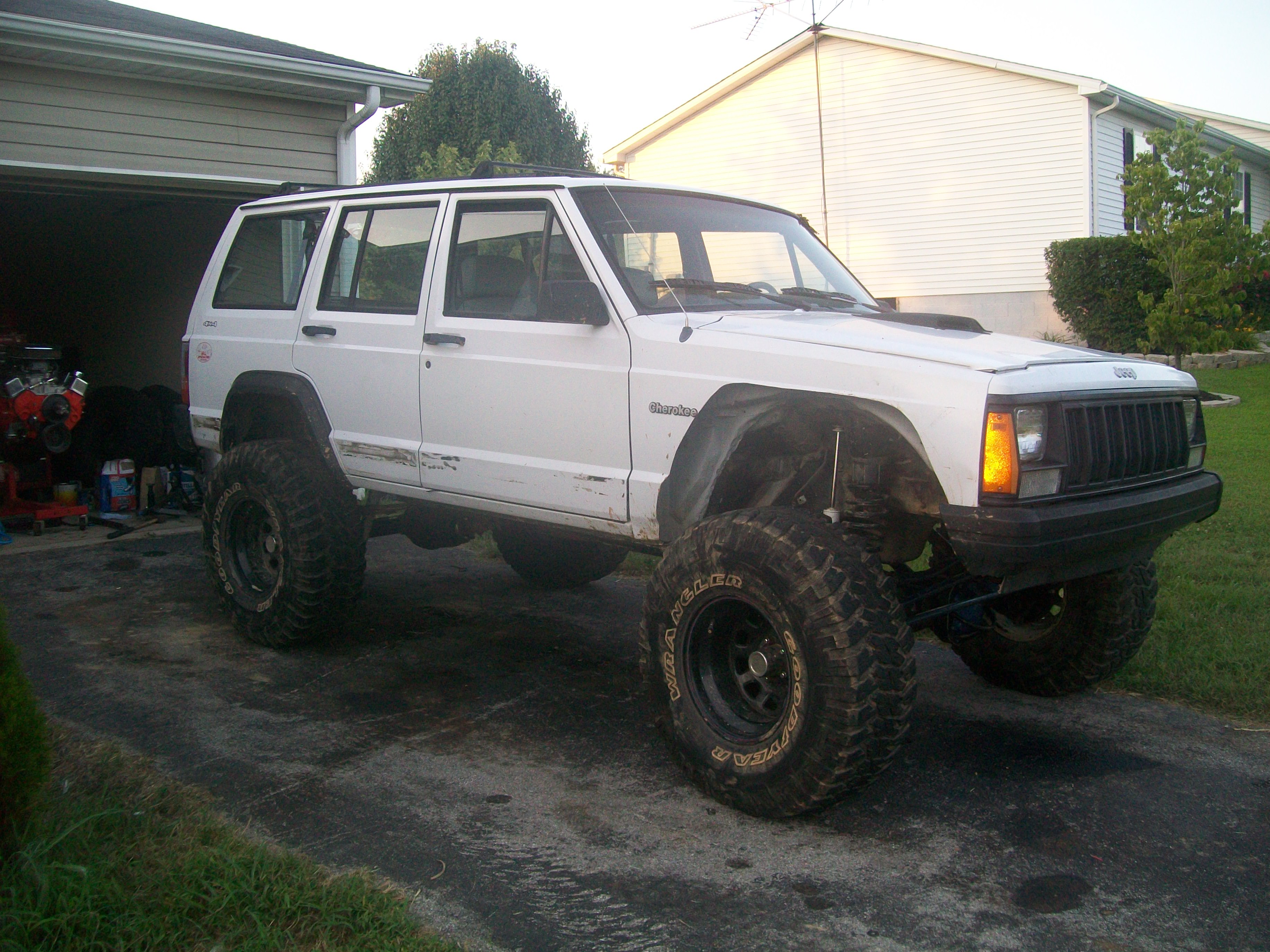 xj_cherokee_001